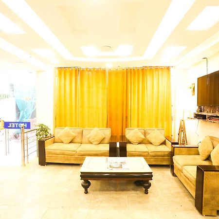 Hotel Aashiyana Нью-Делі Екстер'єр фото