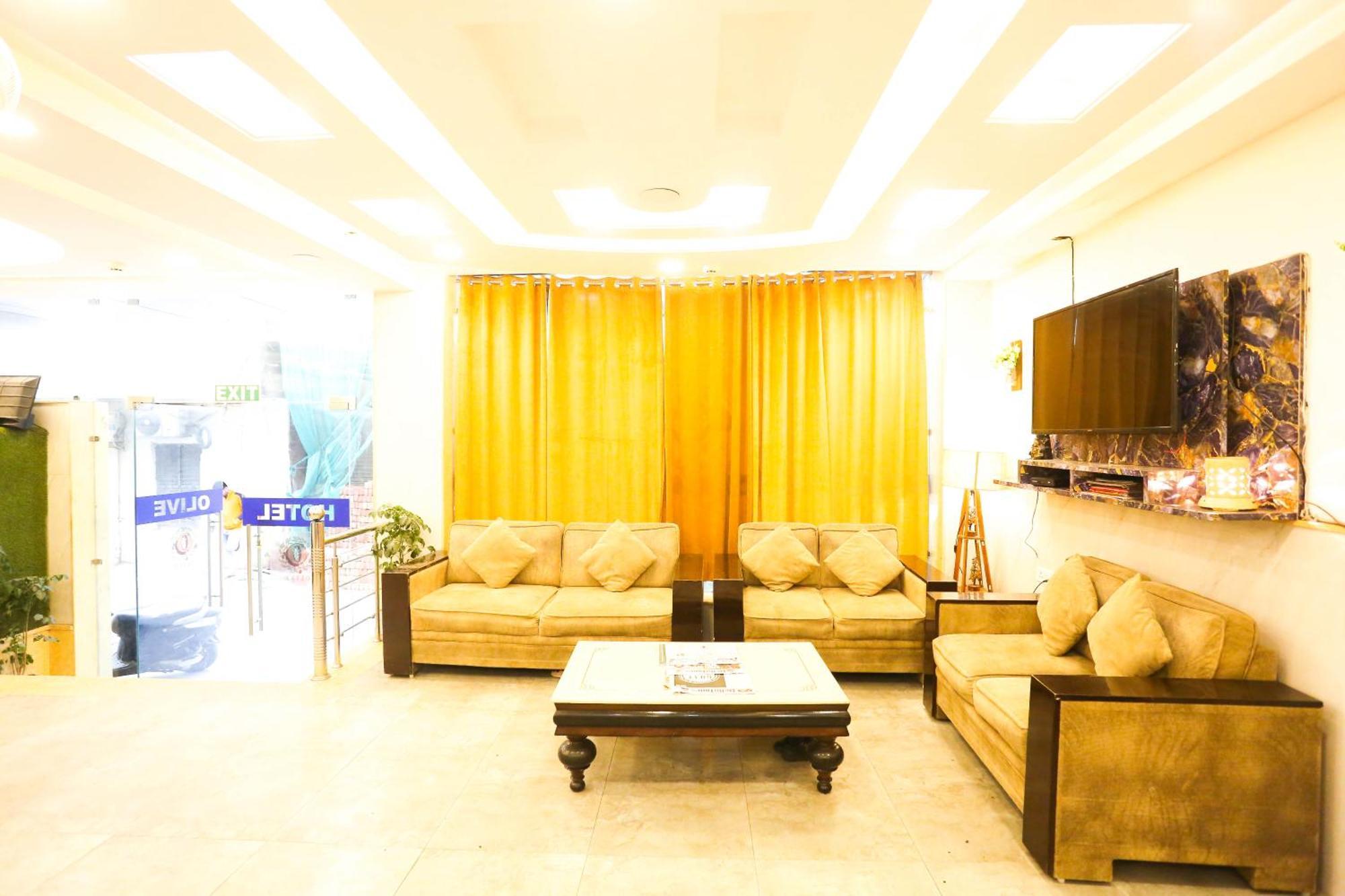 Hotel Aashiyana Нью-Делі Екстер'єр фото