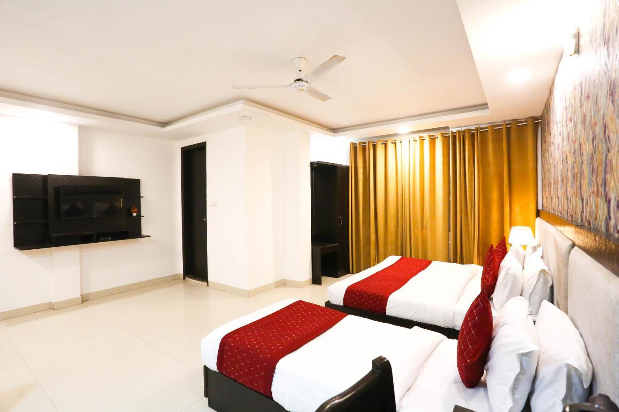 Hotel Aashiyana Нью-Делі Екстер'єр фото