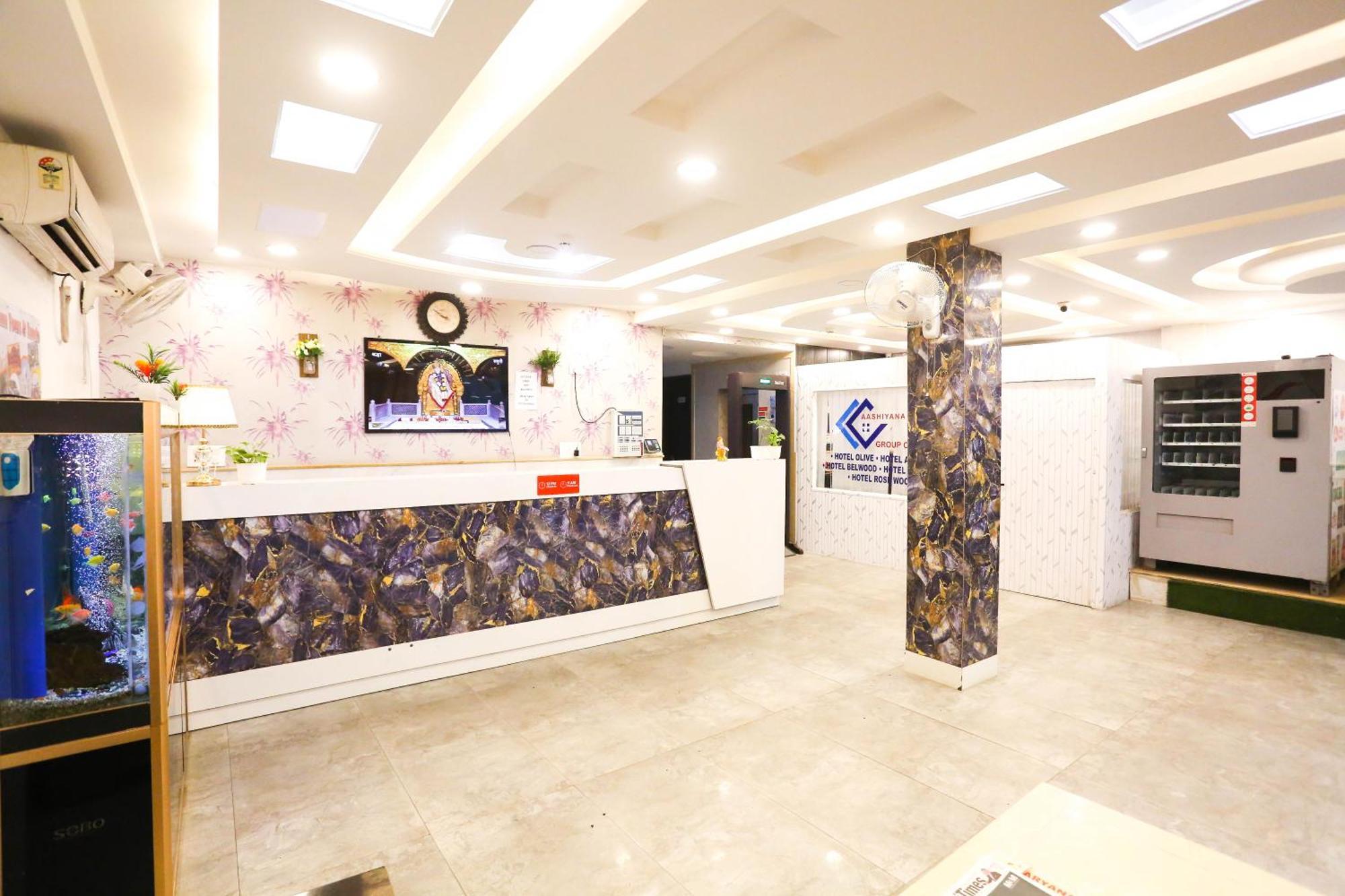 Hotel Aashiyana Нью-Делі Екстер'єр фото