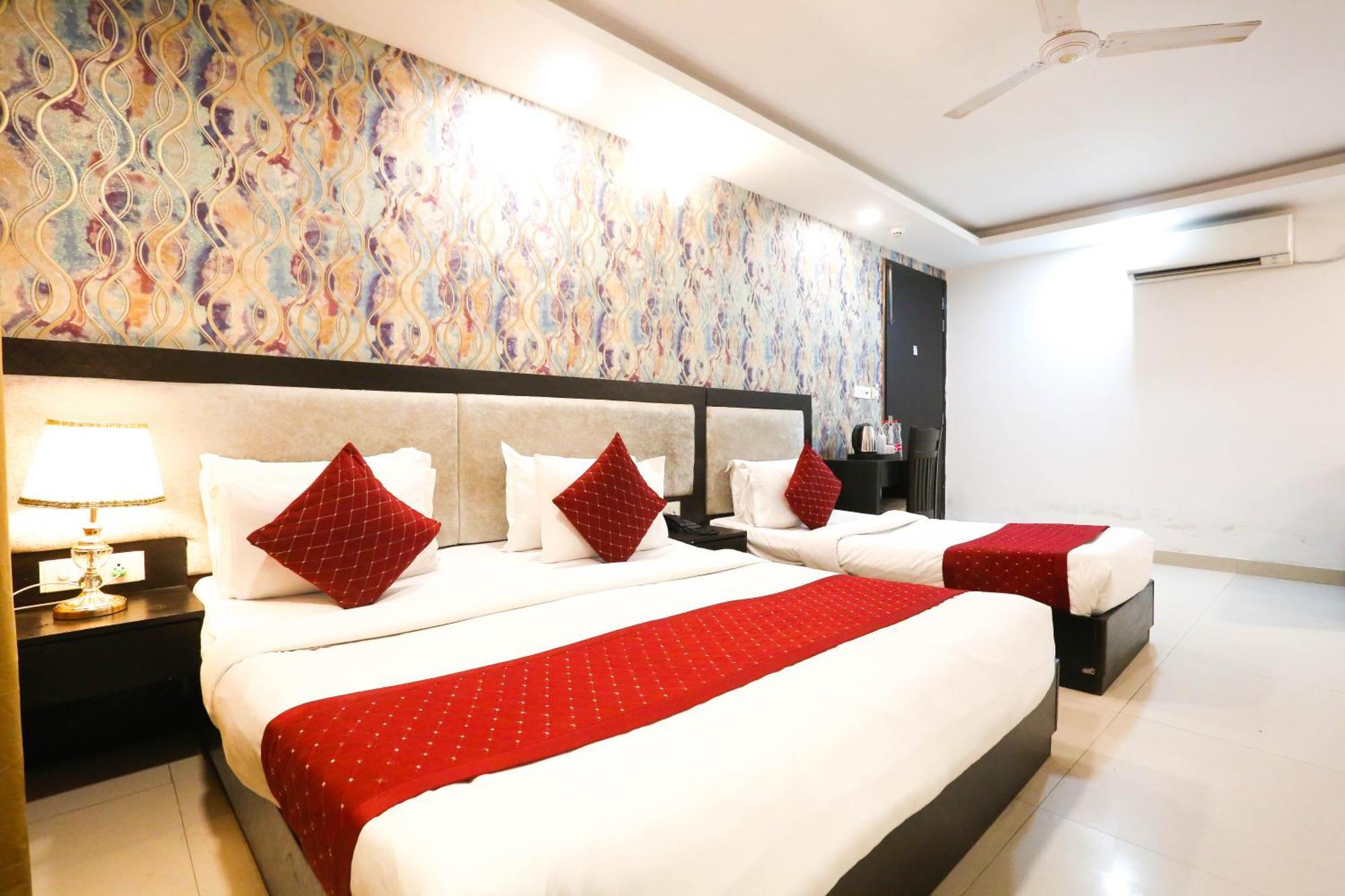 Hotel Aashiyana Нью-Делі Екстер'єр фото